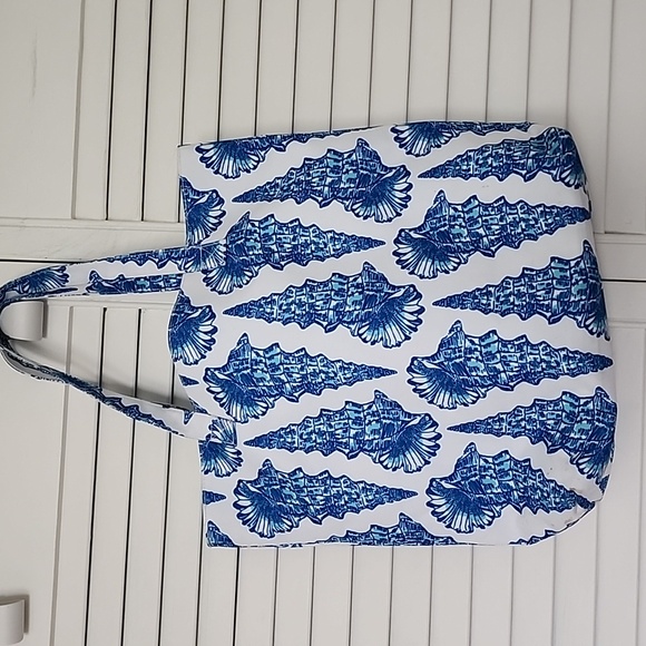 Lilly Pulitzer Blue and White Tote Bag - Picture 4 of 6